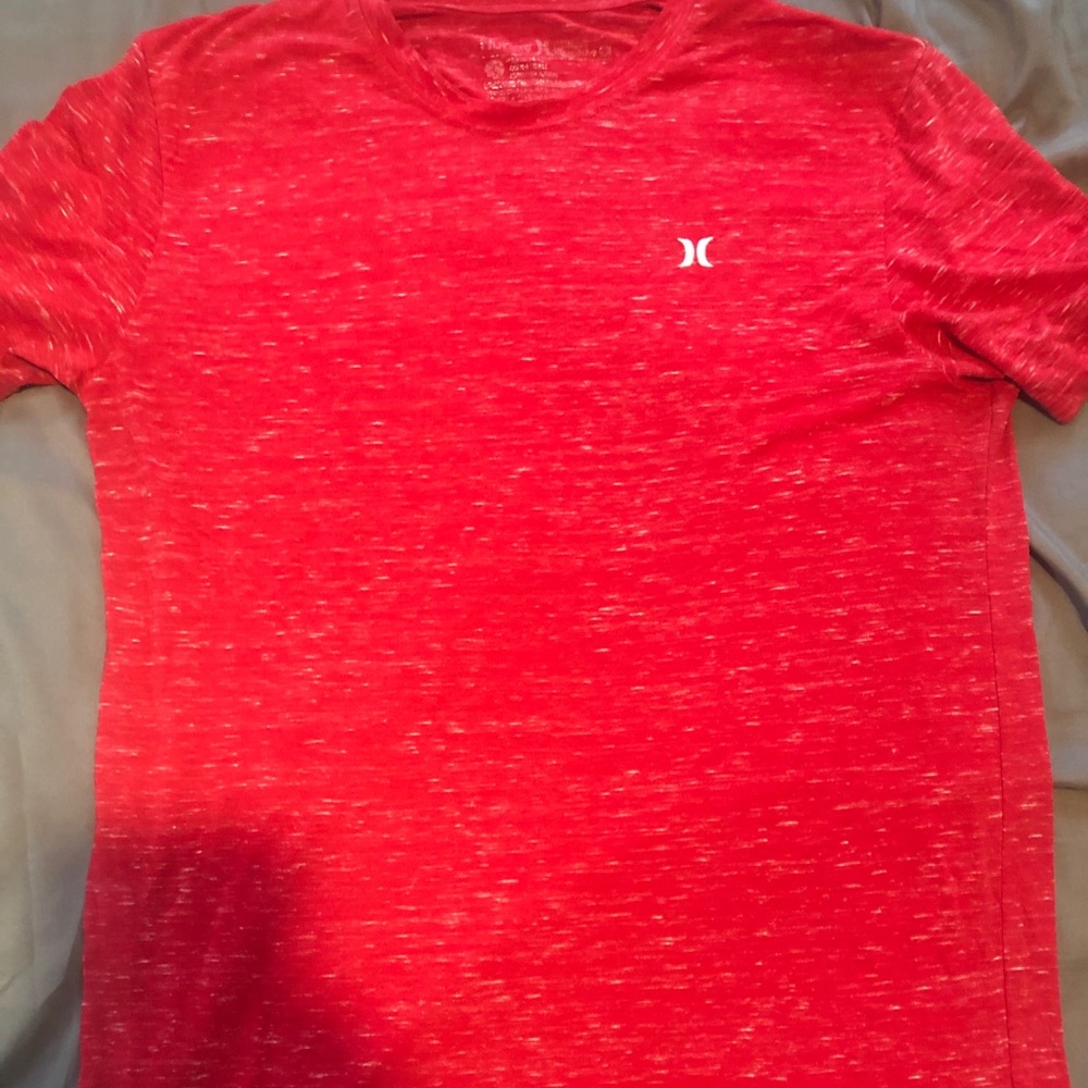 Large Hurley Shirt. Plain Red. Soft cotton